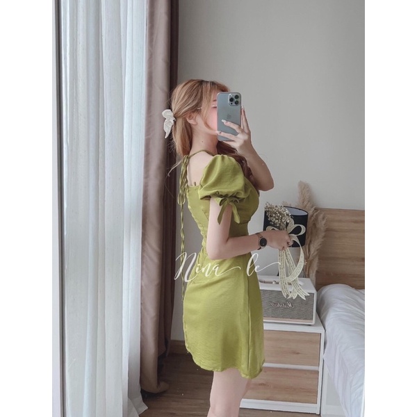 Đầm yếm tay phồng dáng xoè