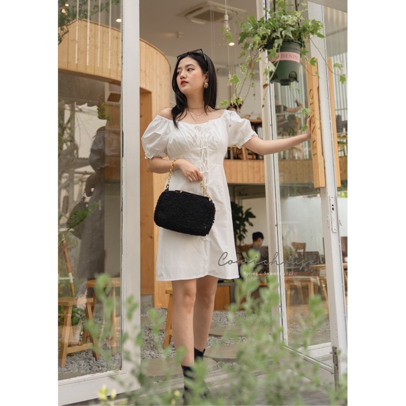 Đầm trắng đan dây comic