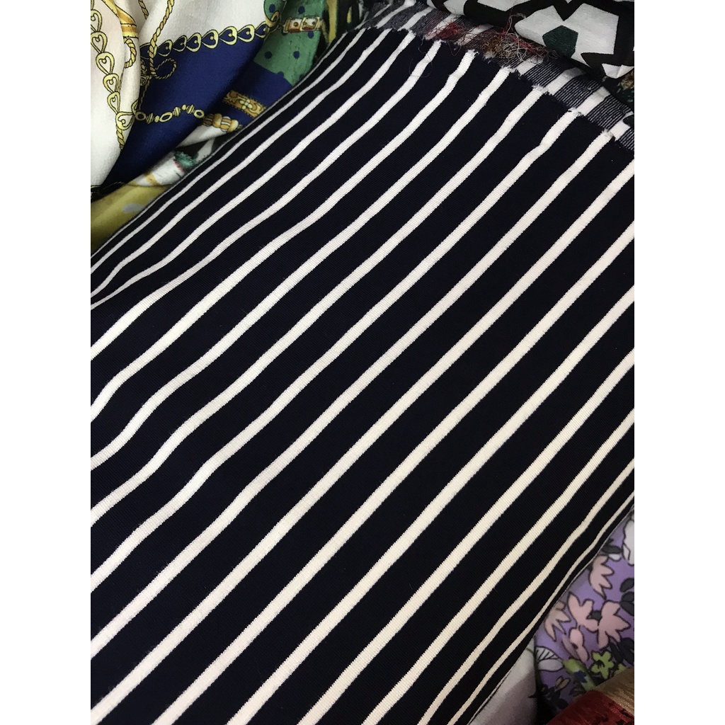 Vải cotton sọc đen trắng dày may đầm
