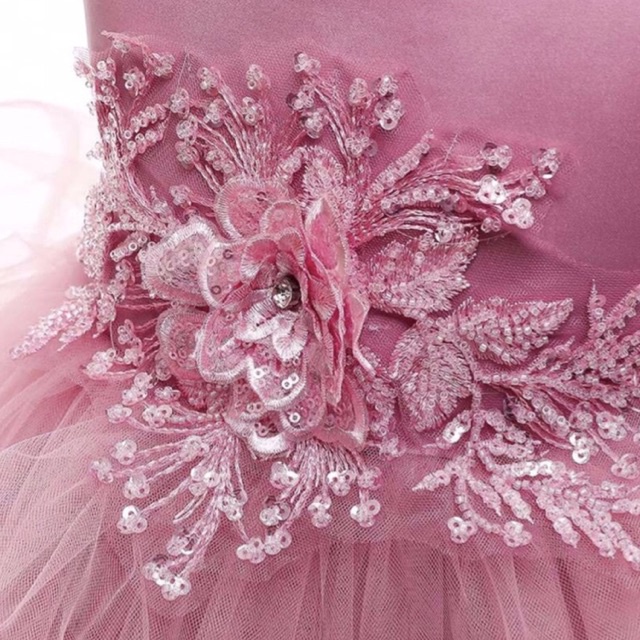 Đầm Công Chúa Cao Cấp TiNa’s House: Chân Váy Phồng Xoè Nhiều Tầng Đính Sepuins Cho Bé Từ 03-10Tuổi.