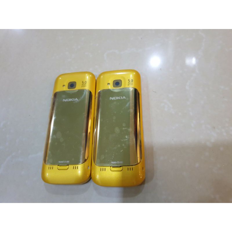 Điện thoại Nokia C5-00 vàng, kèm pin sạc