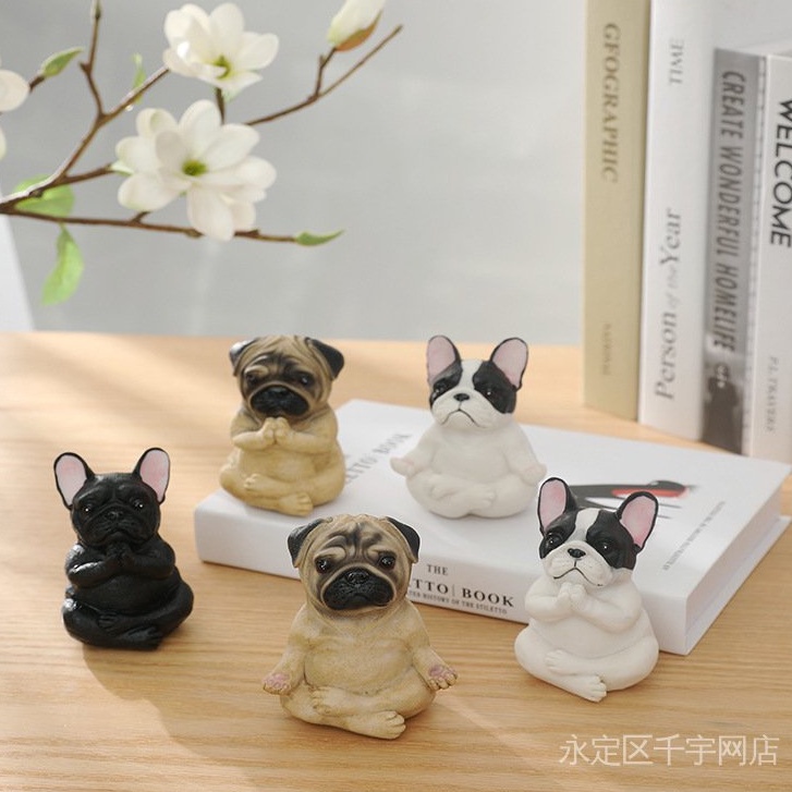Phụ Kiện Trang Trí Nội Thất Xe Hơi Hình Chú Chó Pug Dễ Thương