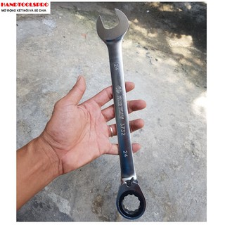 Cờ lê vòng miệng 24mm Kingtony 3732-24 tự động có khóa điều chỉnh