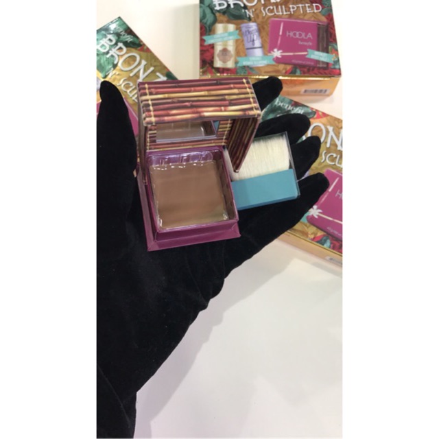 Phấn tạo khối Hoola Bronzer Benefit Travelsize