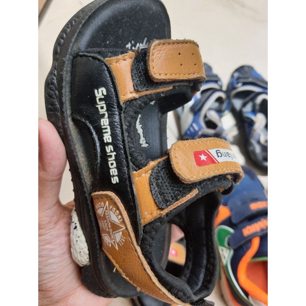 Thanh lý 4 đôi giày bé trai