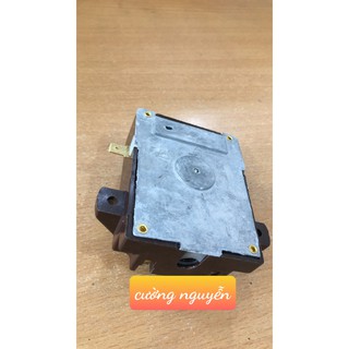 Rơ le bình nóng lạnh Ariston tím.