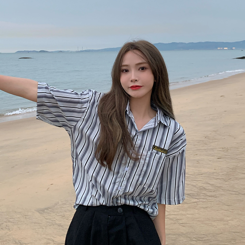 SUXI Áo sơ mi tay ngắn form rộng họa tiết kẻ sọc phong cách retro Hàn Quốc trẻ trung cho nữ