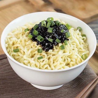 Mỳ trộn tương đen thơm ngon