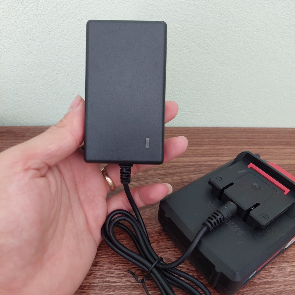 Combo pin + sạc cho máy khoan pin Bos.h 72v pin 5 cell