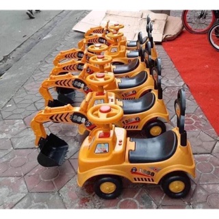 XE CẨU CHÒI CHÂN CÓ NHẠC