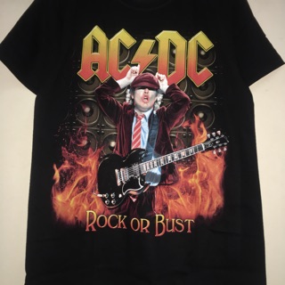 Áo acdc còn size xl