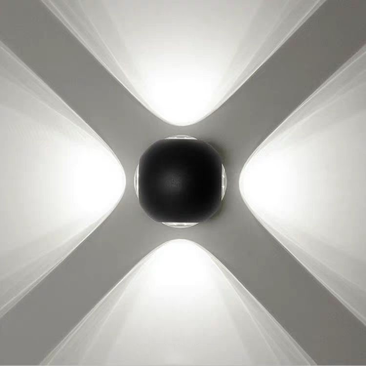 Đèn tường LED MONSKY LOGIT nhỏ gọn, tiện dụng trang trí nội thất.