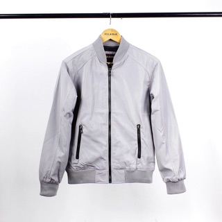 Áo khoác bomber Pull & Bear dư xịn