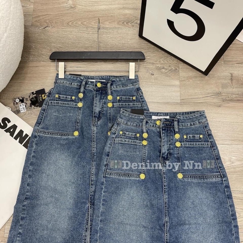 Chân váy jean túi đính cúc đồng