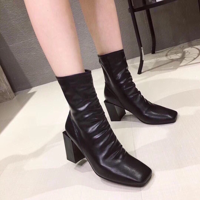 BOOT NHĂN CỔ CAO DA MỜ GÓT VUÔNG F01