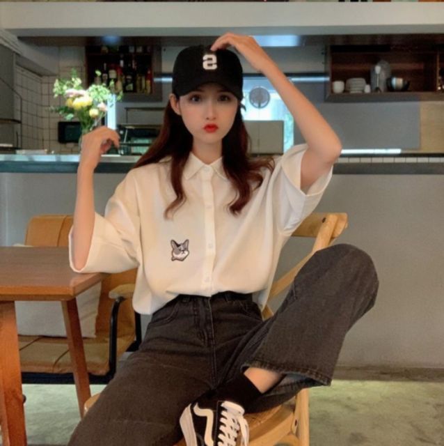 Áo sơ mi trắng thêu mèo