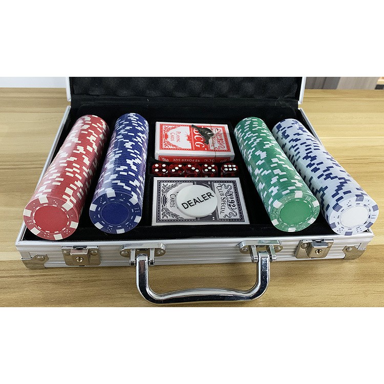 Bộ Vali poker 200 chip cao cấp có chìa khóa tránh mất trộm