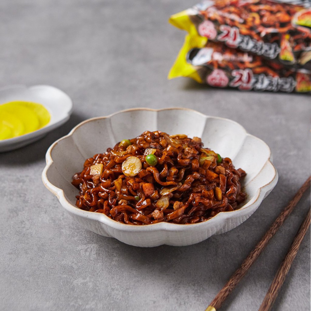 Mì Ottogi xốt tương đen Jin Jjajang Ramen