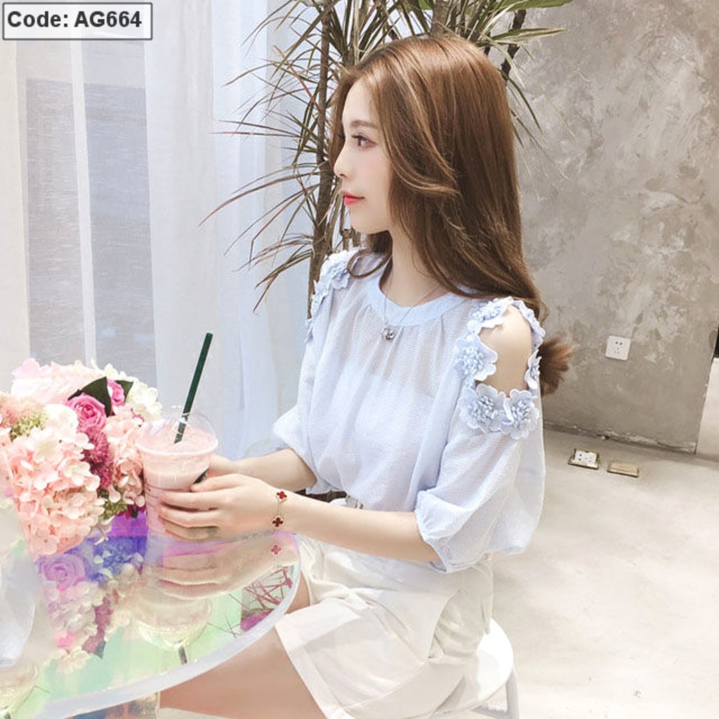 Áo Sơ Mi Nữ Vải Voan Hoa Nổi Trễ Vai Tay Lỡ Freesize từ 40 đến 53kg Với 2 Màu Trắng Và Xanh Biển | BigBuy360 - bigbuy360.vn