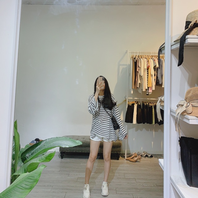 Áo phông rộng kẻ ngang
