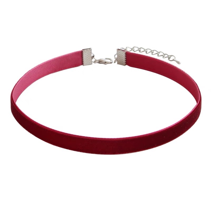 Dây chuyền ôm sát cổ, choker nhung xinh xắn
