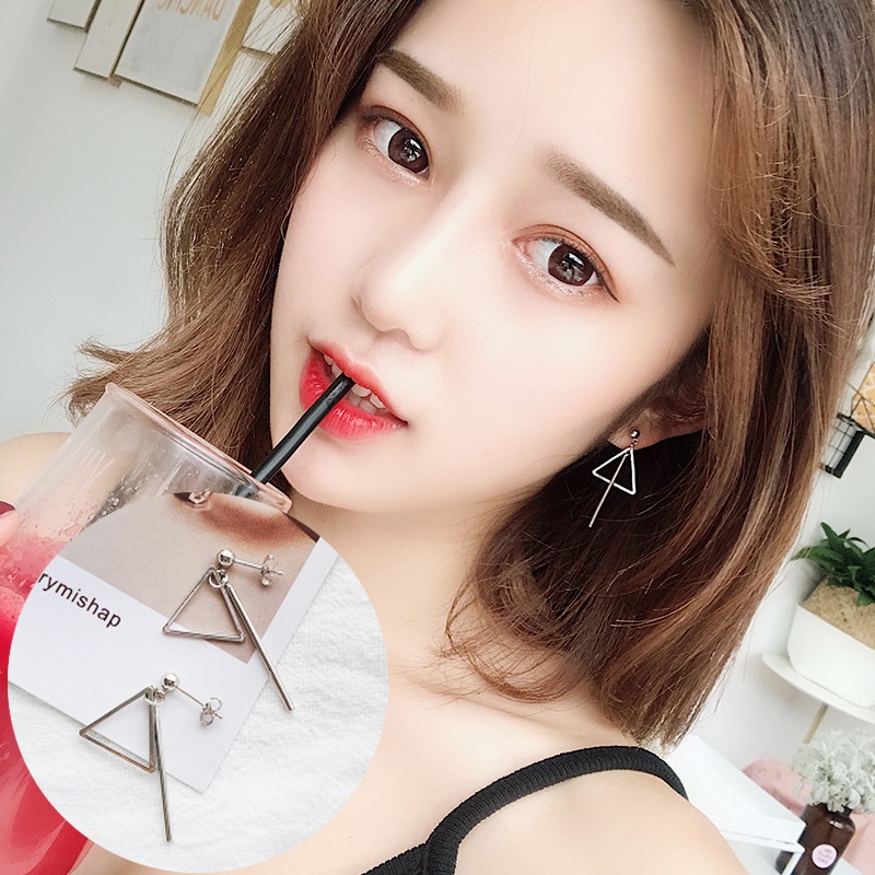 Khuyên tai kiểu dáng độc đáo thời trang cho nữ