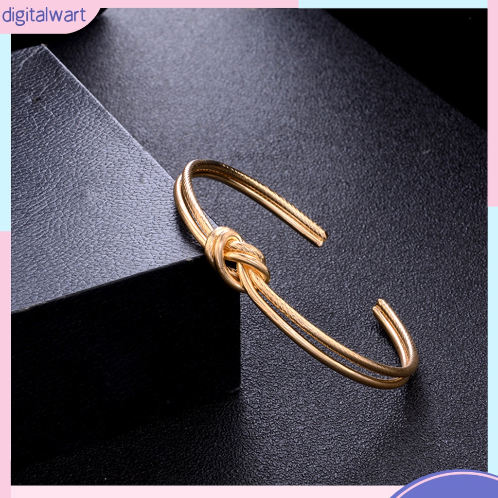 Set 4 vòng đeo tay kiểu dáng thời trang phong cách cho nữ