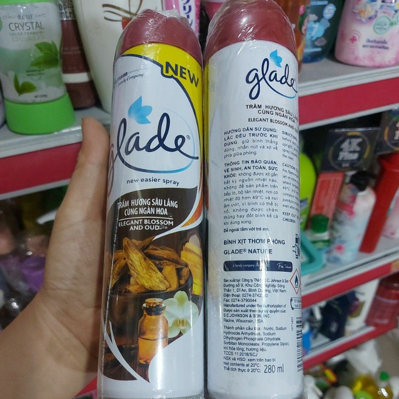 XỊT PHÒNG GLADE MÙI TRẦM HƯƠNG SÂU LẮNG CÙNG NGÀN HOA 280ML.