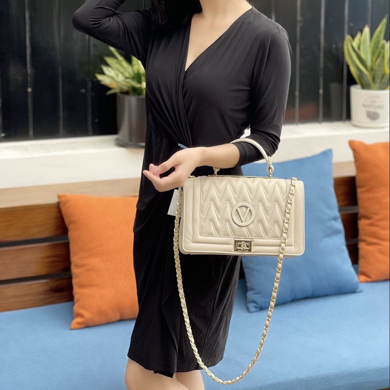 Túi VALENTINO top handle trắng kem chần trám chữ V hàng Ý chính hãng