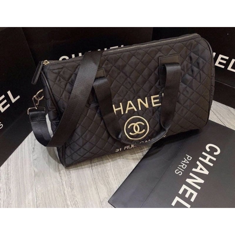 Túi du lịch thêu Cha neo đen có quai đeo vai và sách tay