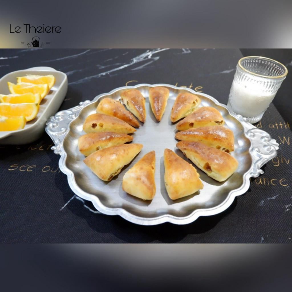 Khay - Đĩa Tròn Vintage Bằng Kim Loại Kiểu Hoàng Gia Đựng Bánh Hoặc Trái Cây