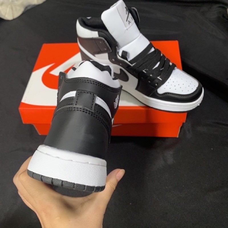 [Mã FAGREEN245 giảm 10% tối đa 30k đơn từ 99k] (Fullbox +móc khoá) Giầy Jordan 1 đen trắng cao cổ chất đẹp | BigBuy360 - bigbuy360.vn