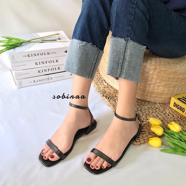 Sandal đinh siêu xinh xắn