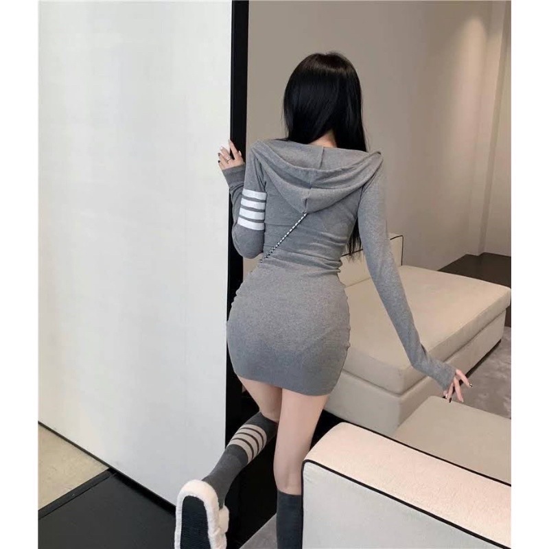 Đầm body tay dài nón phối sọc thể thao cá tính chất len tăm co giãn thoải mái 2 màu đen xám M003