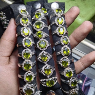 Nhẫn Cô Gái Đá Quý peridot