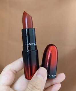 Son màu M.A.C Love Me Lipstick