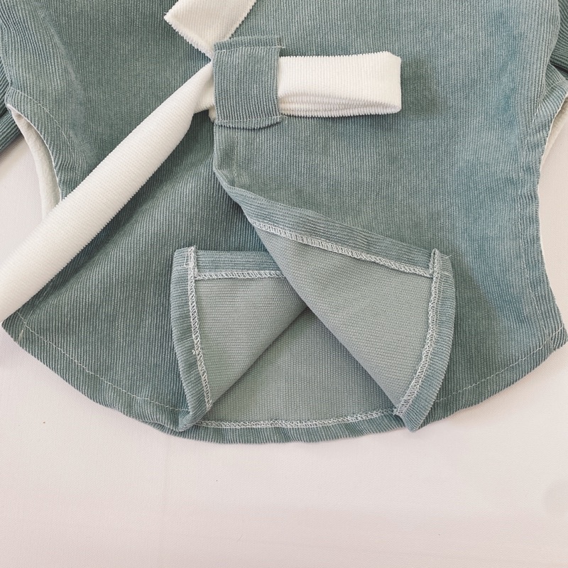 Khoác Hanbok dài tay cho bé