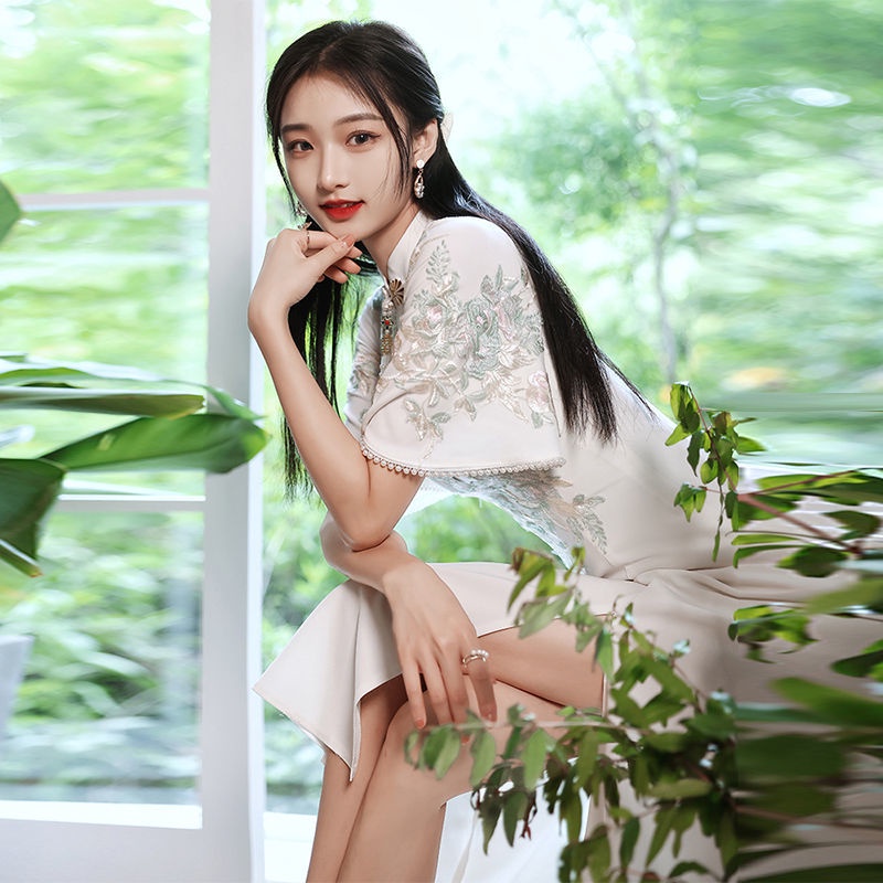 Đầm Sườn Xám Màu Trắng Phong Cách Trung Hoa Thời Trang Mùa Thu Cho Nữ