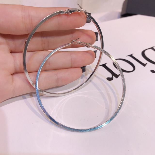 Khuyên tai tròn trơn cạnh vuông sang chảnh