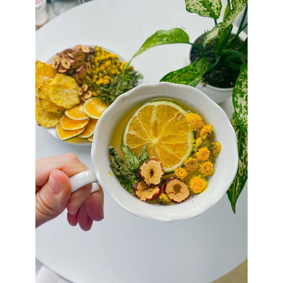 Trà detox hoa quả sấy gồm cam, dứa, hoa cúc, táo đỏ, cỏ ngọt - gói 10gr