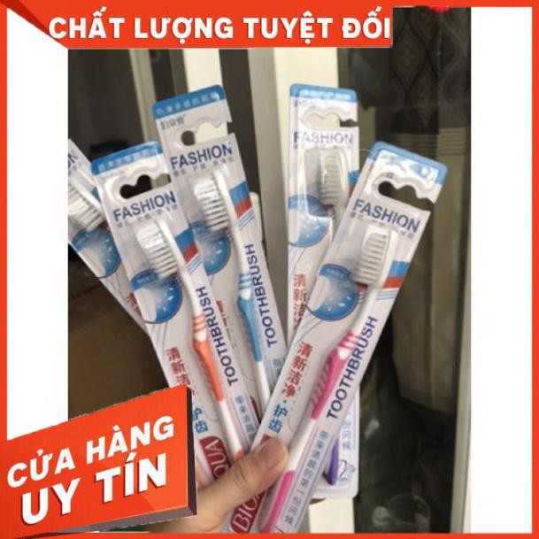 Bàn chải đánh răng người lớn