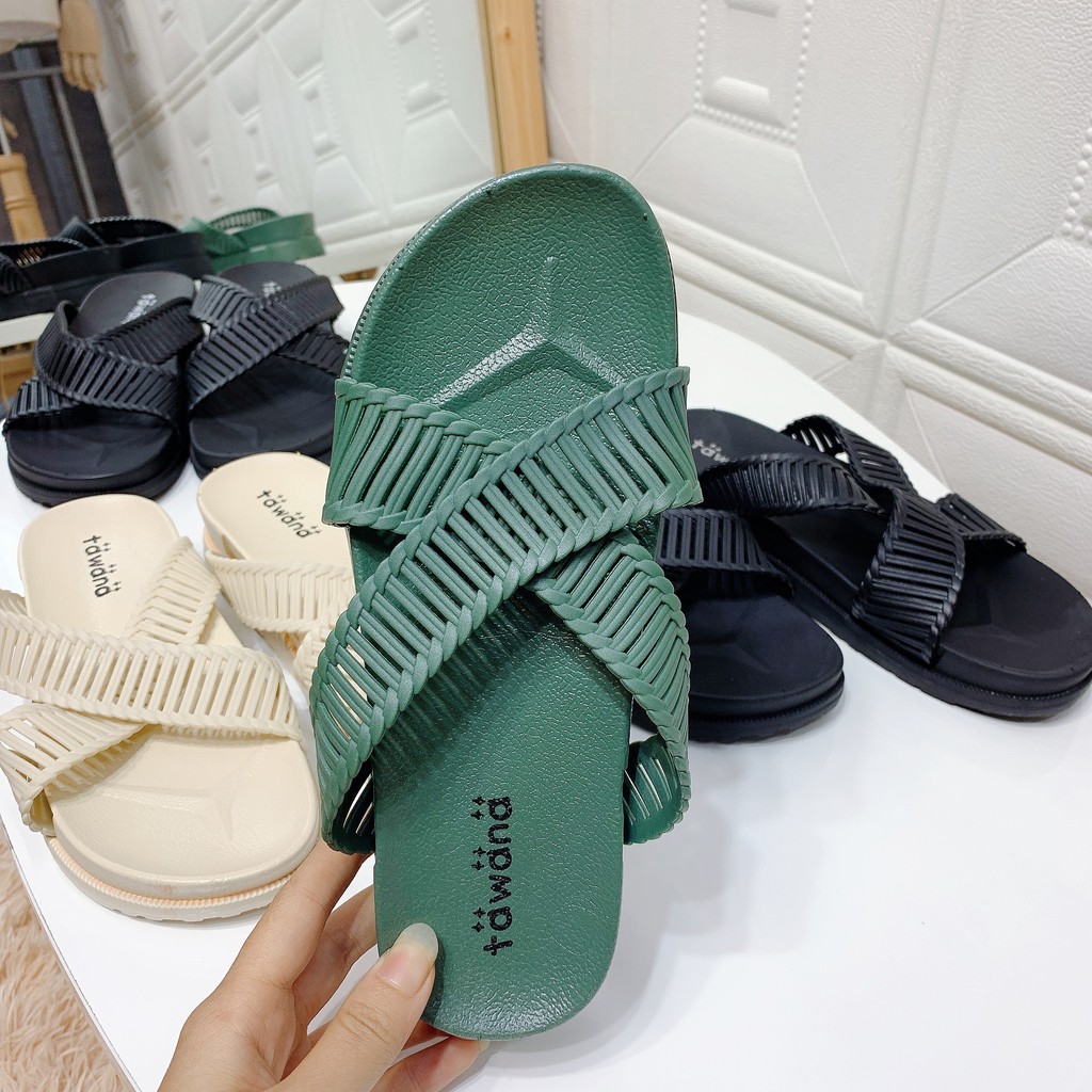 Dép nữ 2 quai chéo bản to tawana đế gót cao 3cm 2M02