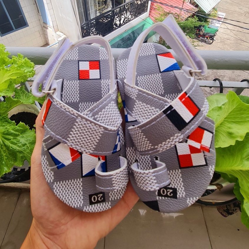 Giày quai chéo caro cho bé trai bé gái siêu cute