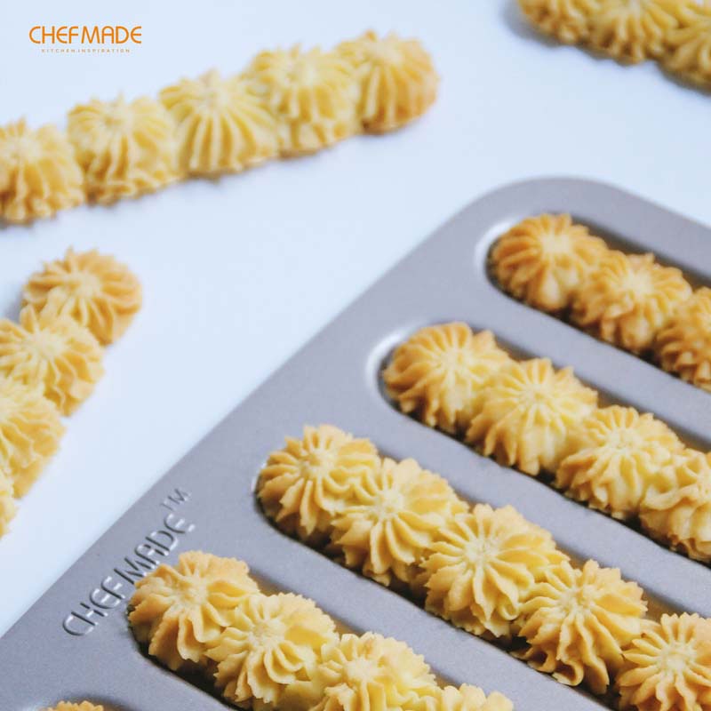 Khuôn bánh quy CHEF MADE WK9172 hình thanh dài chống dính