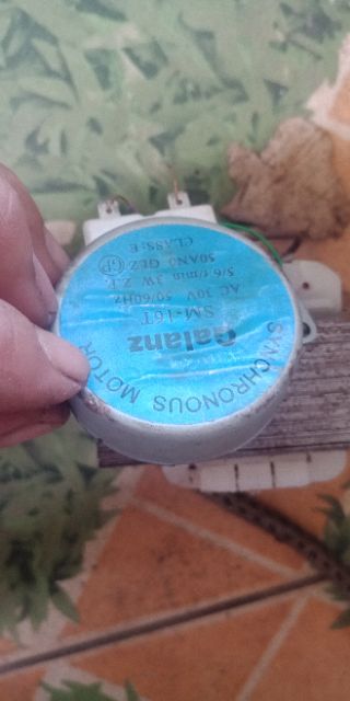 Mô tơ giảm tốc 220v tút năng điện.lò vi sóng