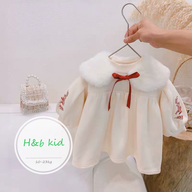 Áo khoác nỉ bông phối cổ lông