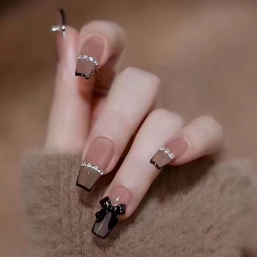 Set 24 Móng Tay Giả Dài Màu Vàng Kèm Keo Dán