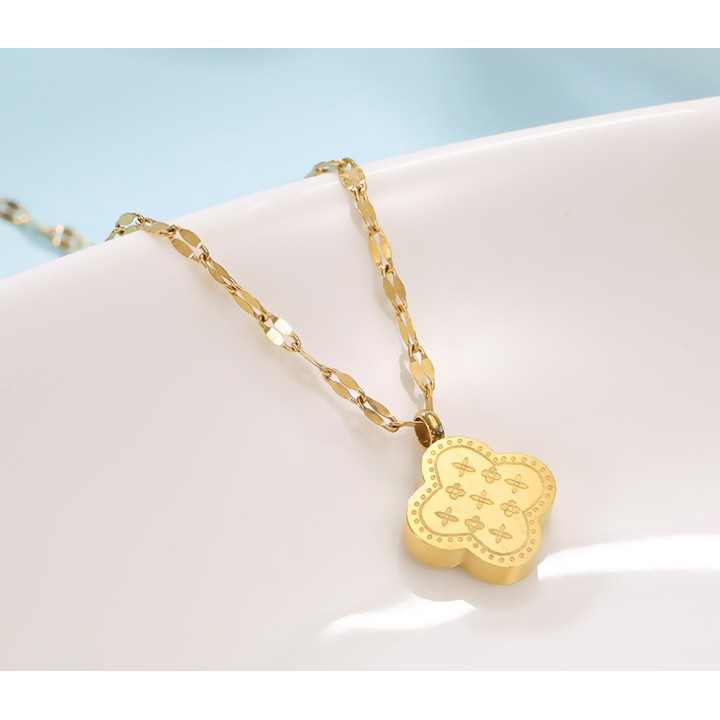 Dây chuyền nữ titan cao cấp kiểu lá me rớt mặt hoa 4 cánh siêu đẹp, bền màu ,chuẩn thời trang