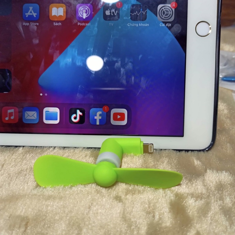quạt mini 2 cánh USB cắm điện thoại Androi , iphone , samsung...
