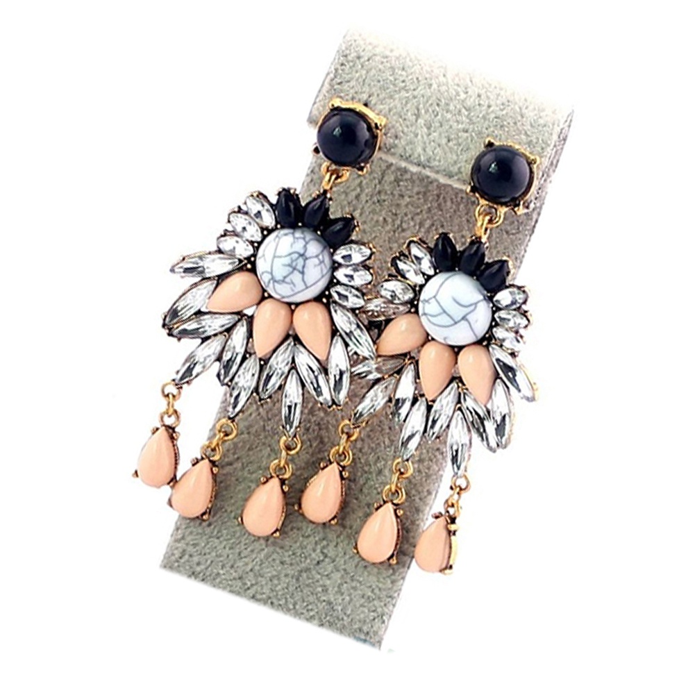 Bông tai hình hoa đính đá sang trọng